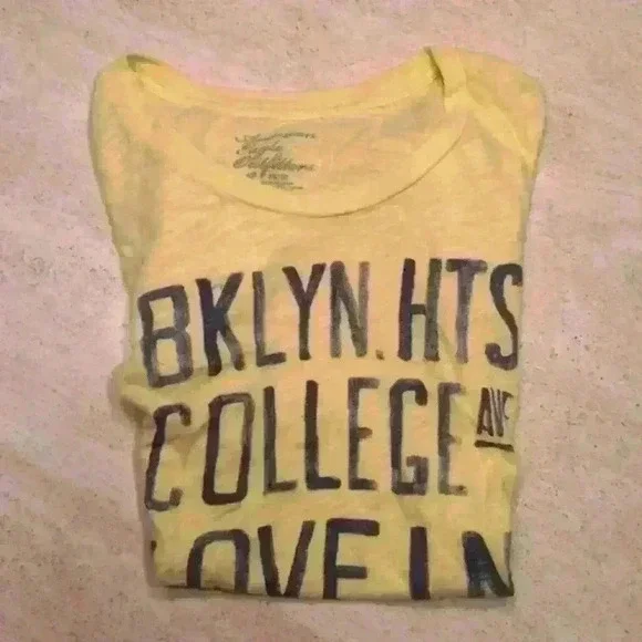 American Eagle T shirt - Picture 5 of 5